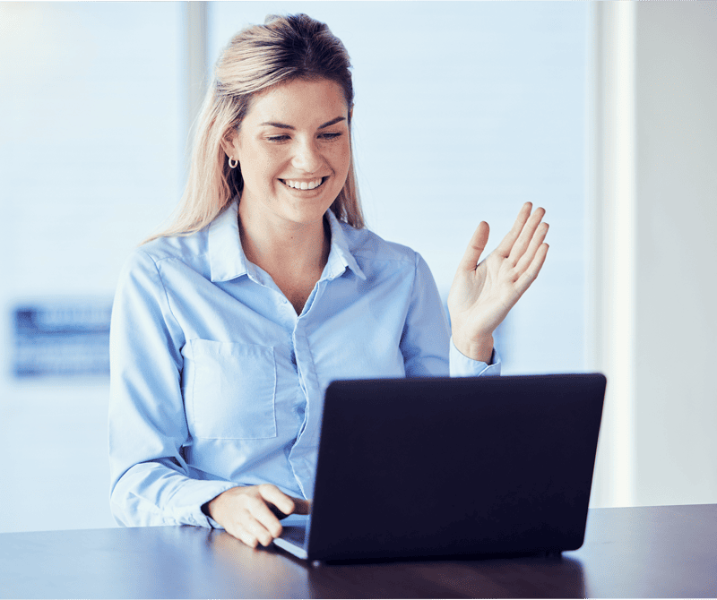 Profissional realizando atendimento online